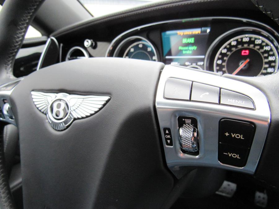 Детали интерьера Bentley Flying Spur V8 S 2017 года  (фото 65 из 154)
